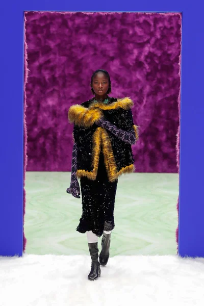 Look 33